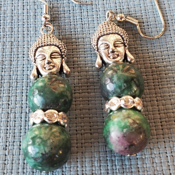 New Buddha Head and Ruby in Fuchsite Silver Earrings. - Picture 12 of 13